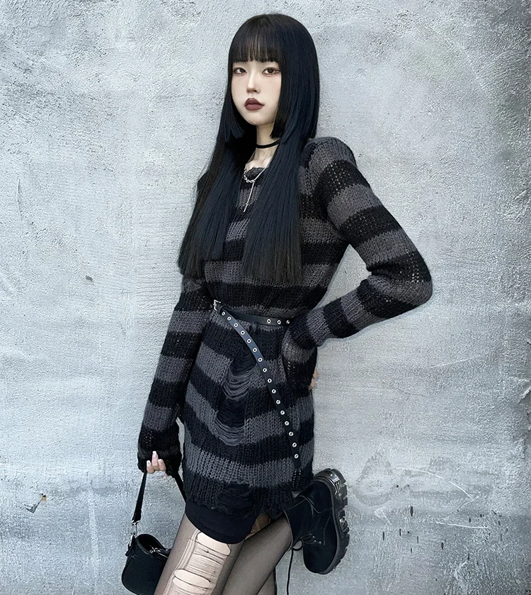 Женский свитер в полоску красный/черный вязаный пуловер с поясом готическом