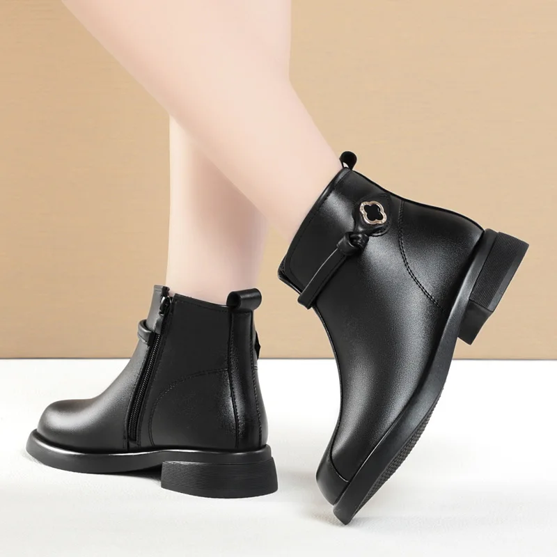 2023 New Zipper Women Snow Boots Non-slip  Genuine Leather Women Short Boots Large Size Casual Warm Mother Boots White