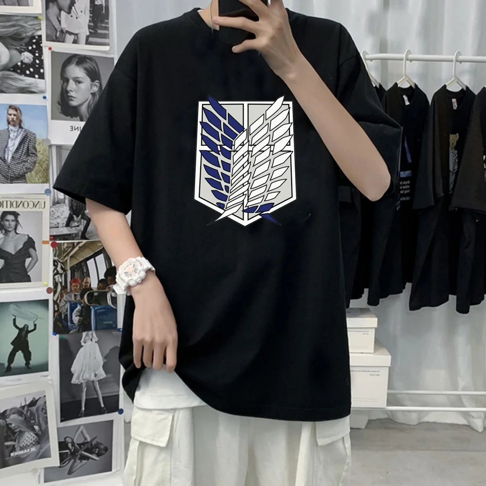 

Женская футболка с принтом «атака на Титанов»