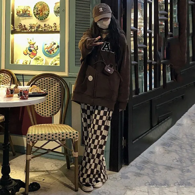 Рисунок 5 - Винтажные клетчатые брюки QWEEK