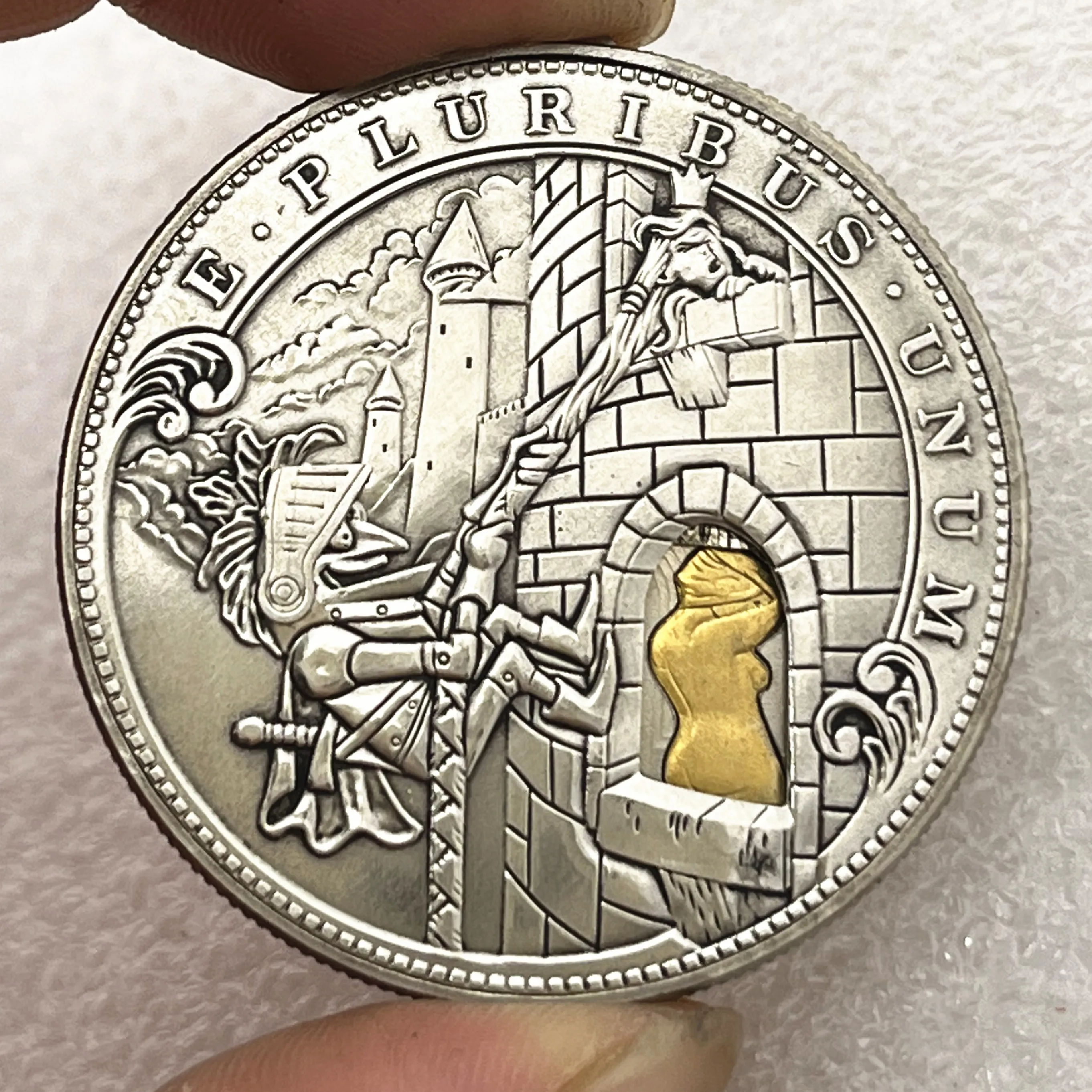 

Коллекционная монета "Peeper" Hobo Nickel