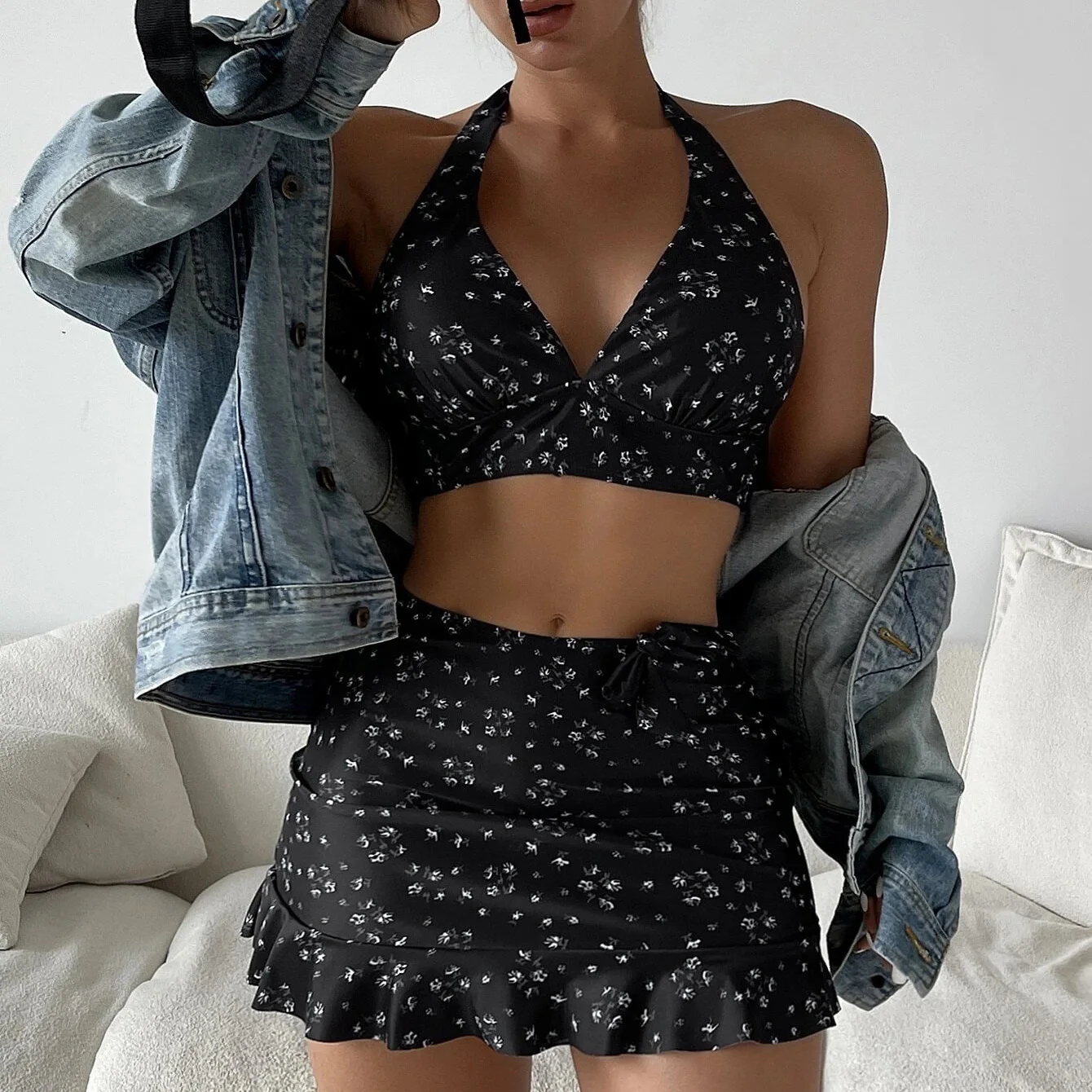 

Купальник K 2023, Женский комплект из трех предметов с лямкой на шее, сетчатая красная юбка на шнуровке с цветочным принтом, модные костюмы бик...