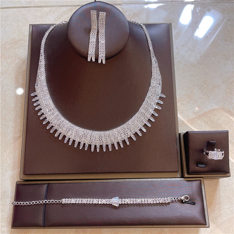 

Комплект ювелирных изделий в стиле барокко с кристаллами в форме капли воды