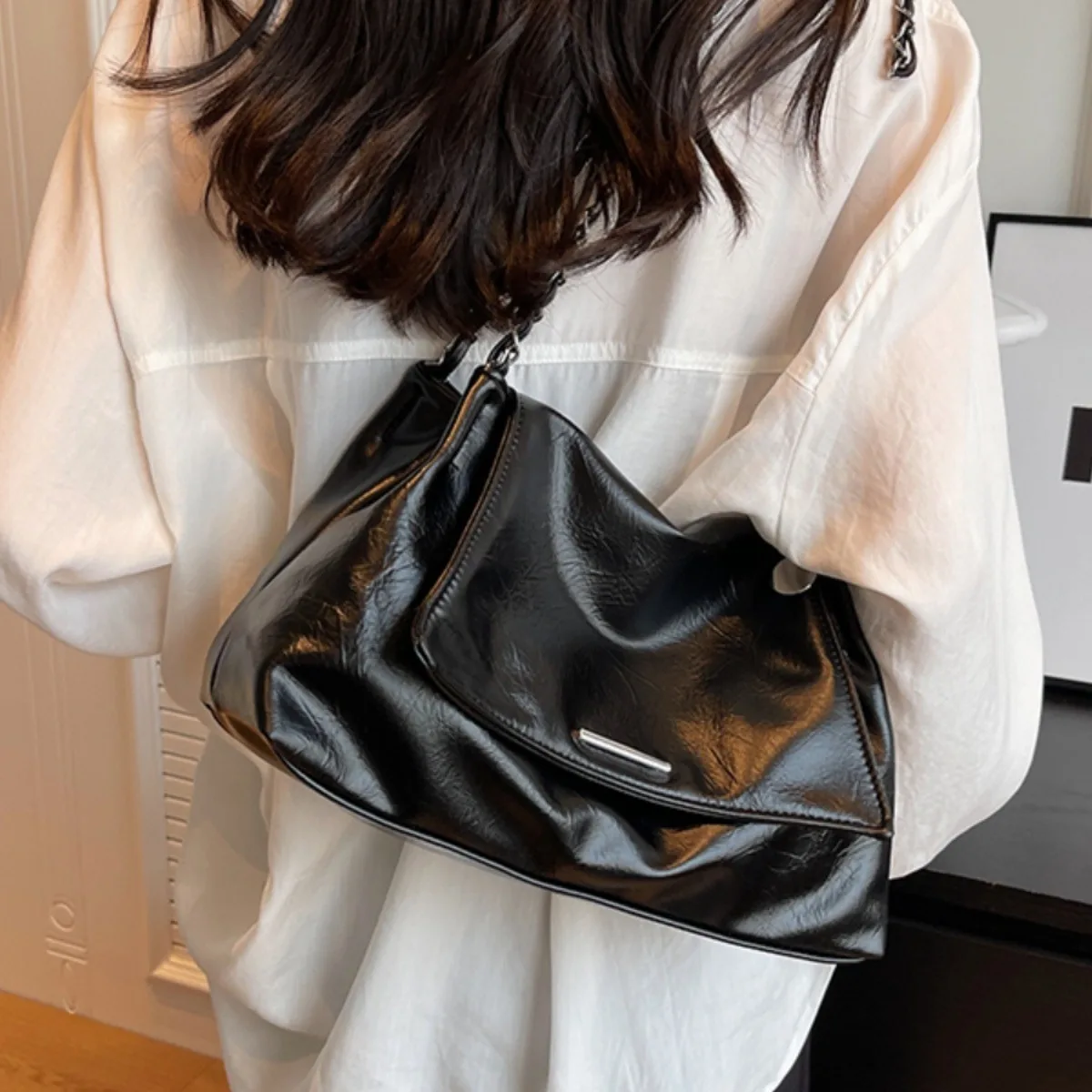 Мягкая женская сумка через плечо большой вместимости для повседневного