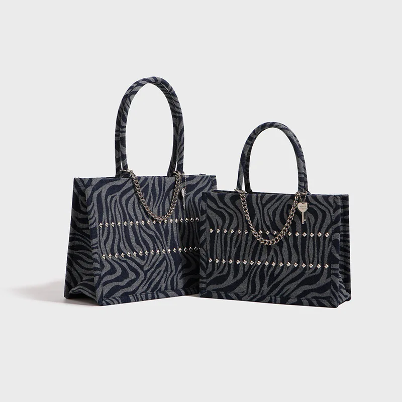 

Autumn and Winter Canvas Tote Bag Commuter Large Capacity Shoulder Tote Bag