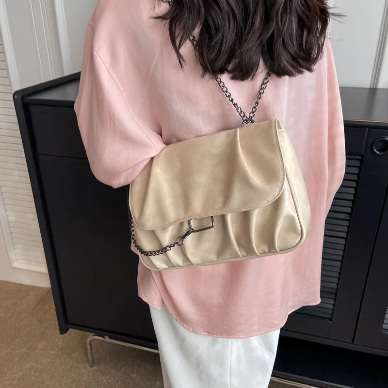 New Leather Retro Fashion Messenger Bag Chain Personalized Trend Pleated Single-shoulder Crossbody Bag Commute Storage Versatile