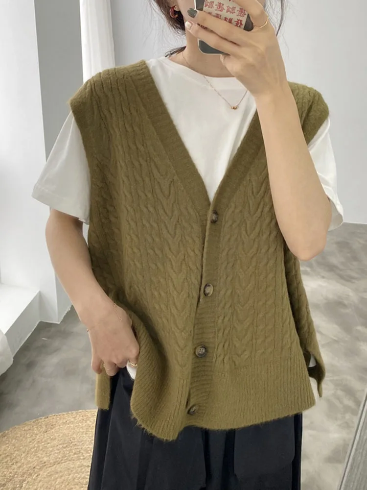 

Women Autumn Tanks Sleeveless Knitted Vest Cardigan Retro Outerwear Vest with Korean Version Loose V-neck Sweater Vest D4405
