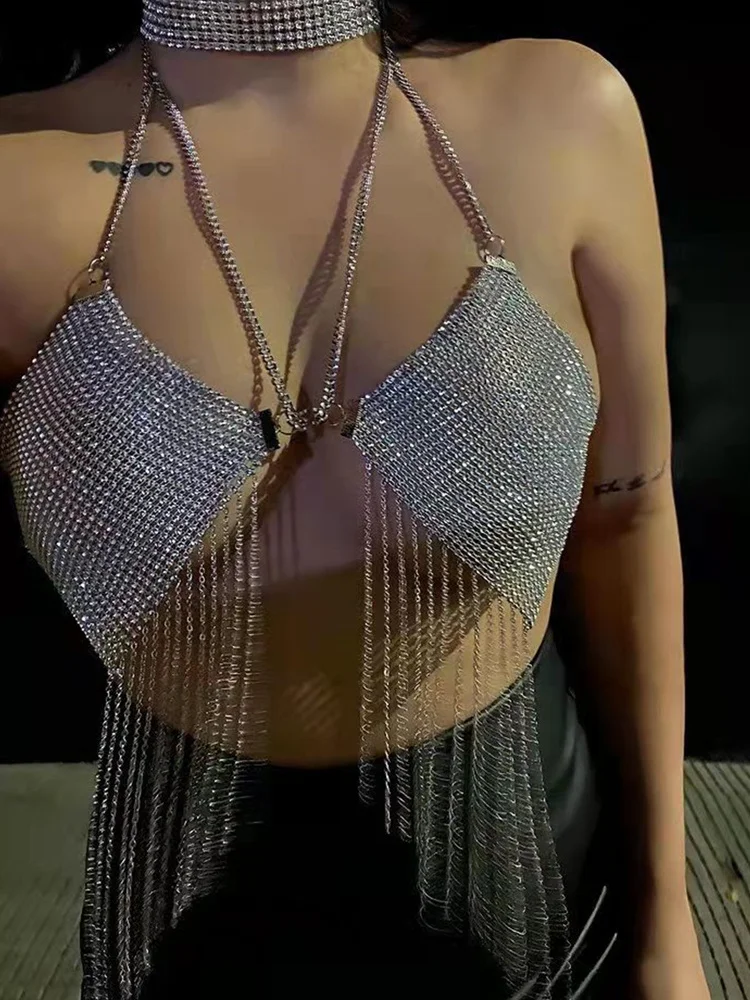

Блестящий бюстгальтер-Холтер с металлической цепочкой и кристаллами, Женский Топ, блестящий короткий топ с открытой спиной и бриллиантами, ...