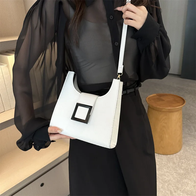 

Commuter Large Capacity Crossbody Shoulder Bag Women 2023 New Trendy Fashion Small Square Bag Armpit Bag Luxury Designer Handbag