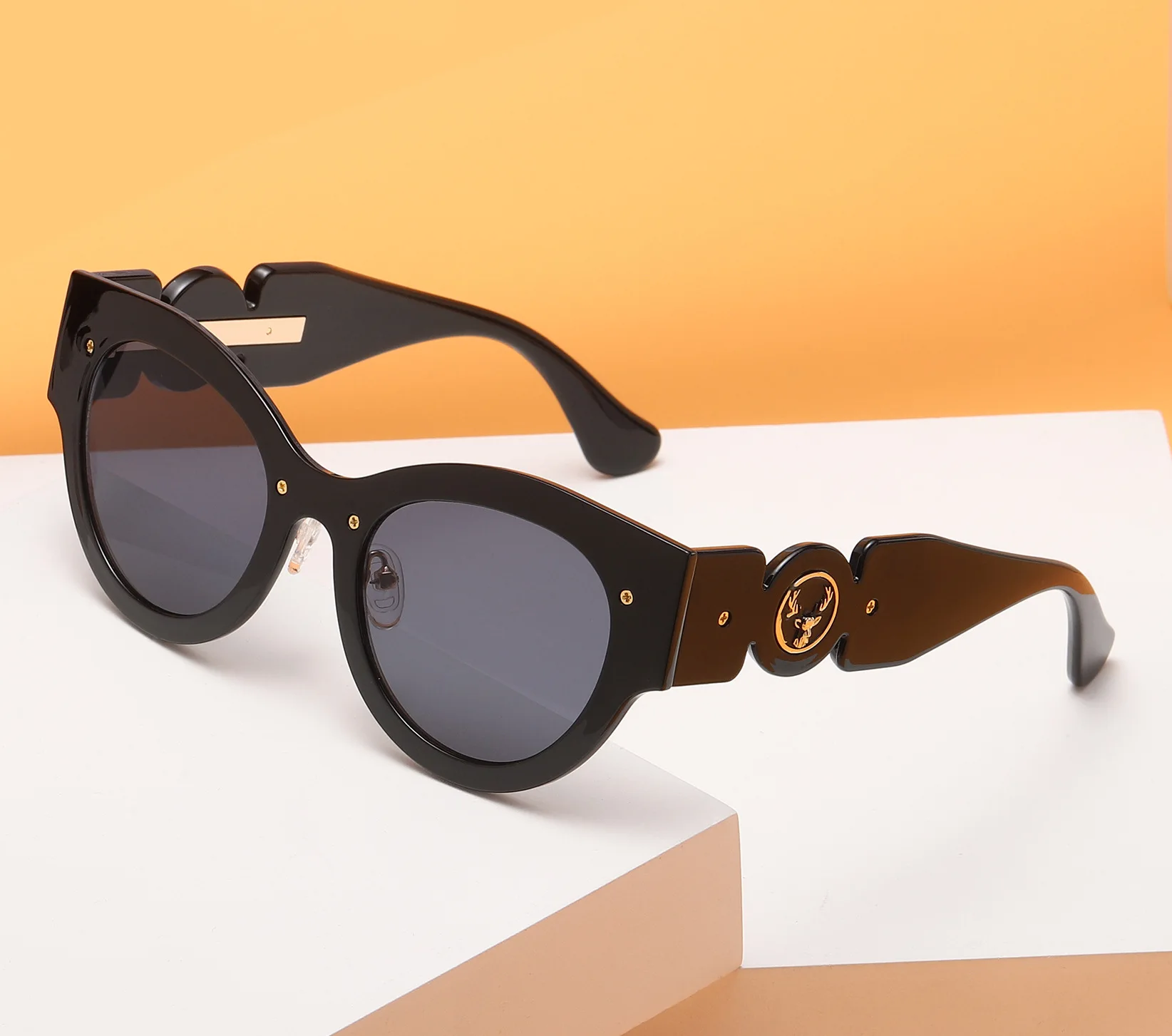 

Luxury Designer Brand Sunglasses for Men and Women Oval Shape Fashion Ladies Glasses UV400