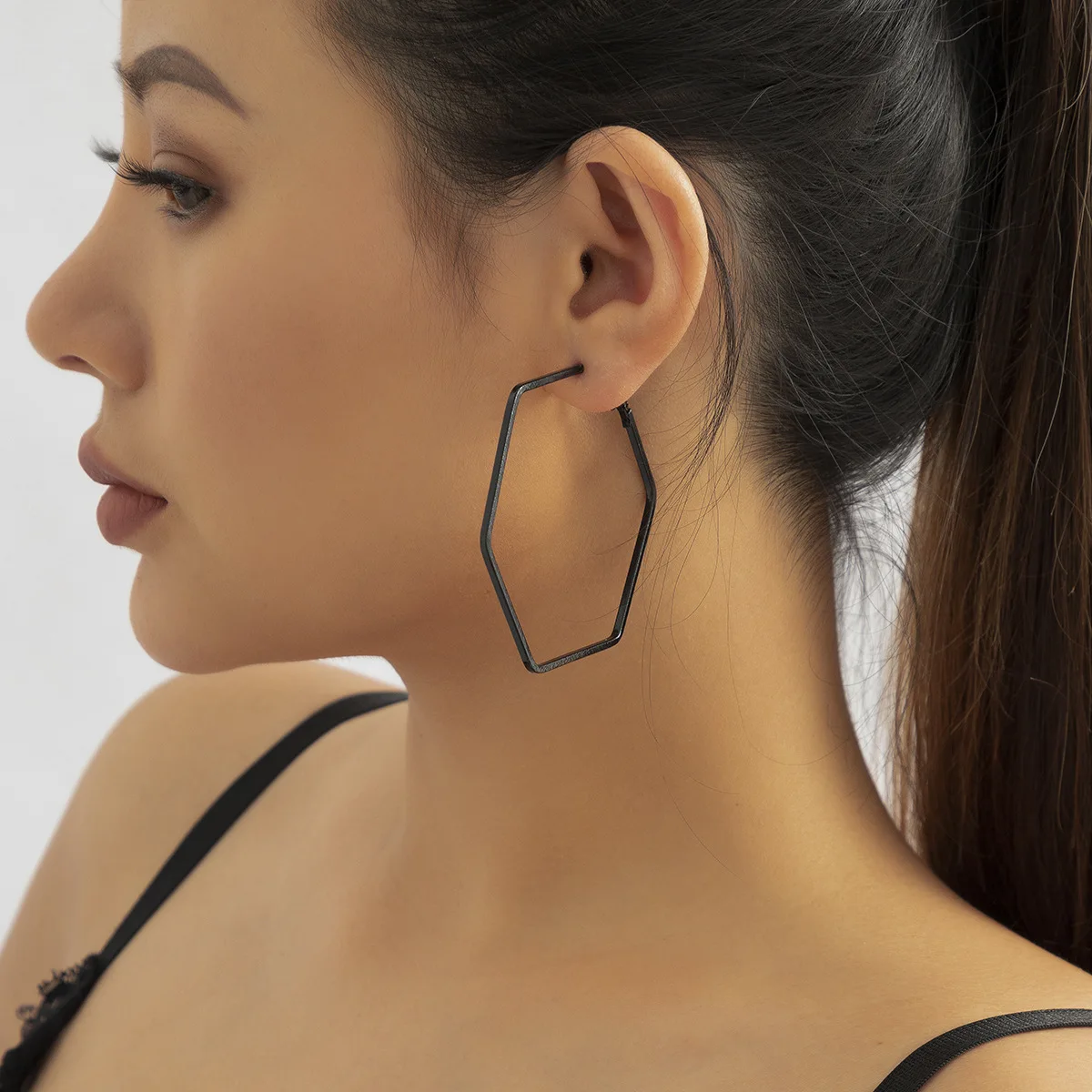 

New Fashion Black Polygon Set Stud Earrings Geometric Exaggerated Earrings for Women Men Jewelry Gifts