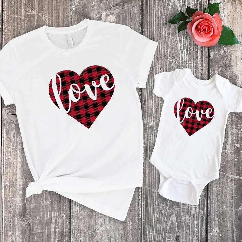 

mama tops family look mommy and me love print mom and son matching clothes baby girl christmas family summer tshirt