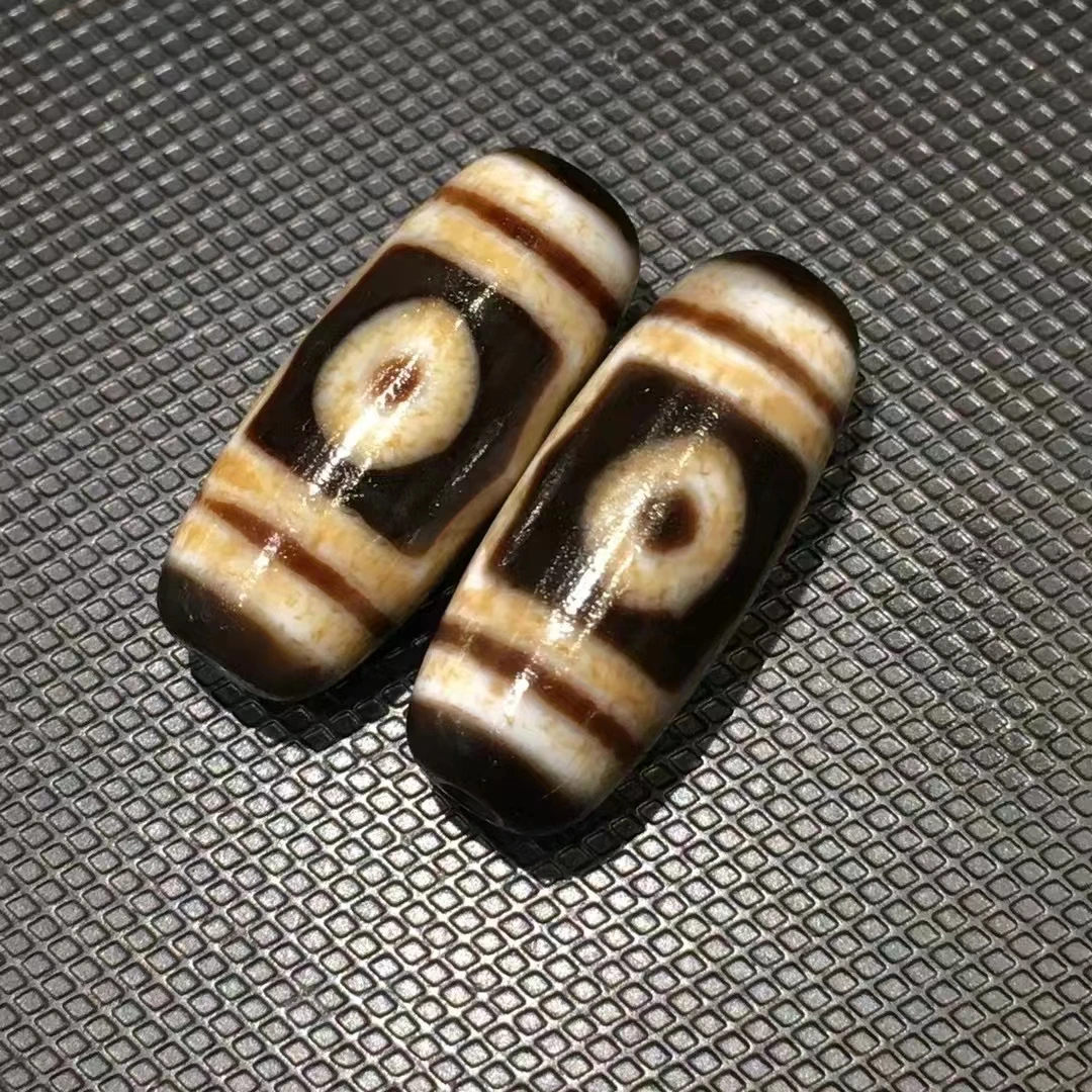 

2pcs/lot natural three-eye pattern old agate dzi wholesale brown Weathered lines Accessories jewelry rare Collectibles amulet