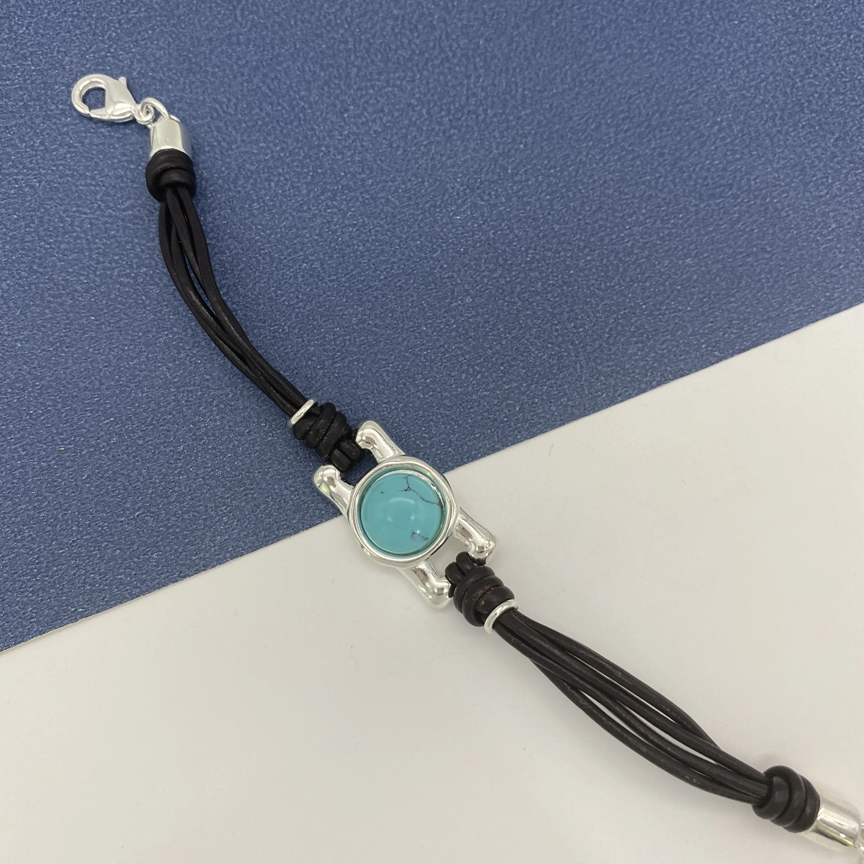 

Новинка 2023, Модный женский бутик серебристого и черного цветов из тонкой веревки с жемчугом, высокое качество, подходит для UNO DE 50