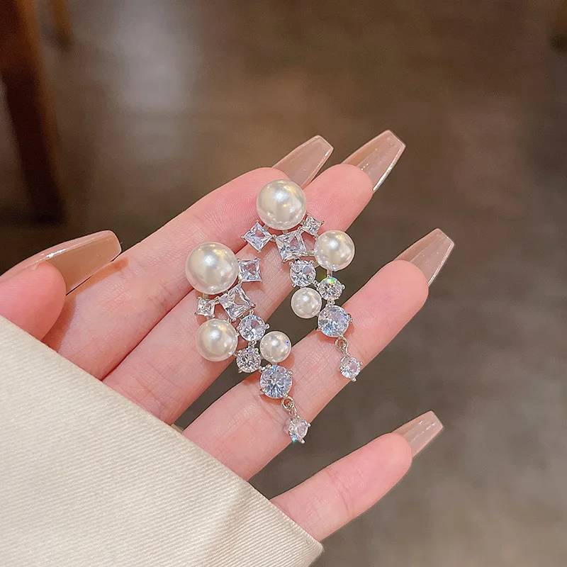 

Elegant Geometric Pearls Cubic Zircon Stud Earrings for Women Luxury Shiny Wedding Engagement Earring
