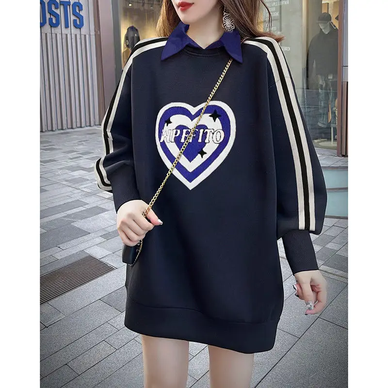 Женский пуловер с отложным воротником