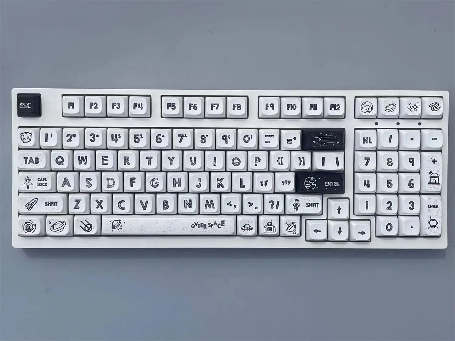 

Dream Astronaut 104+14 XDA profile Keycap PBT Dye-subbed Cherry MX Keycaps Set for Mechanical Gaming Keyboard