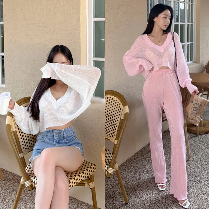 

Loose tops, sweaters, knitted sweaters, lazy, long-sleeved, V-neck, lantern sleeves, ladies, Hong Kong style, court