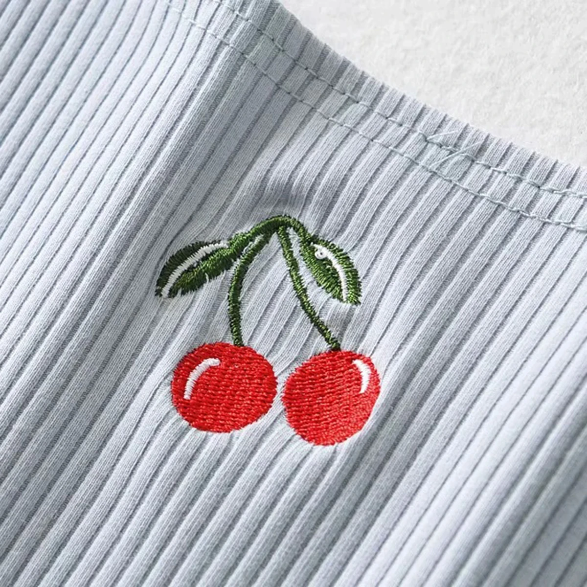 Кроп-топ женский с вышивкой вишни пикантный белый хлопковый топ без рукавов