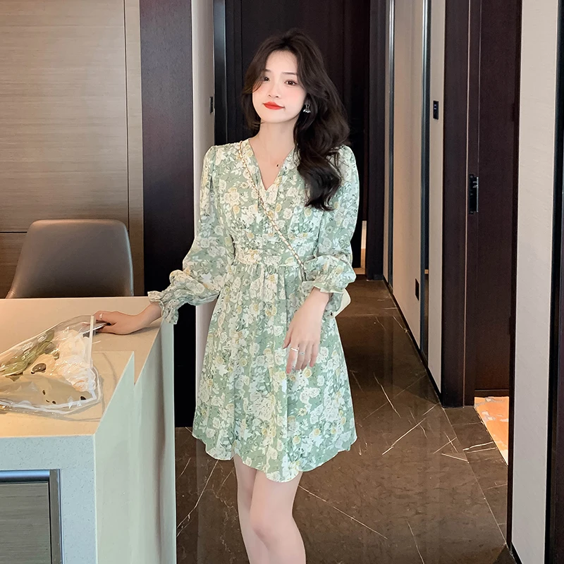 

Женское весеннее платье COIGARSAM в французском стиле с цветочным принтом, высокой талией и V-образным вырезом, зеленое Цветочное платье, Прямая ...