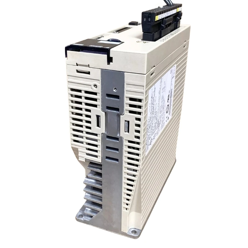 Новый сервопривод SGDV-7R6A01A Yaskawa ускоренная доставка