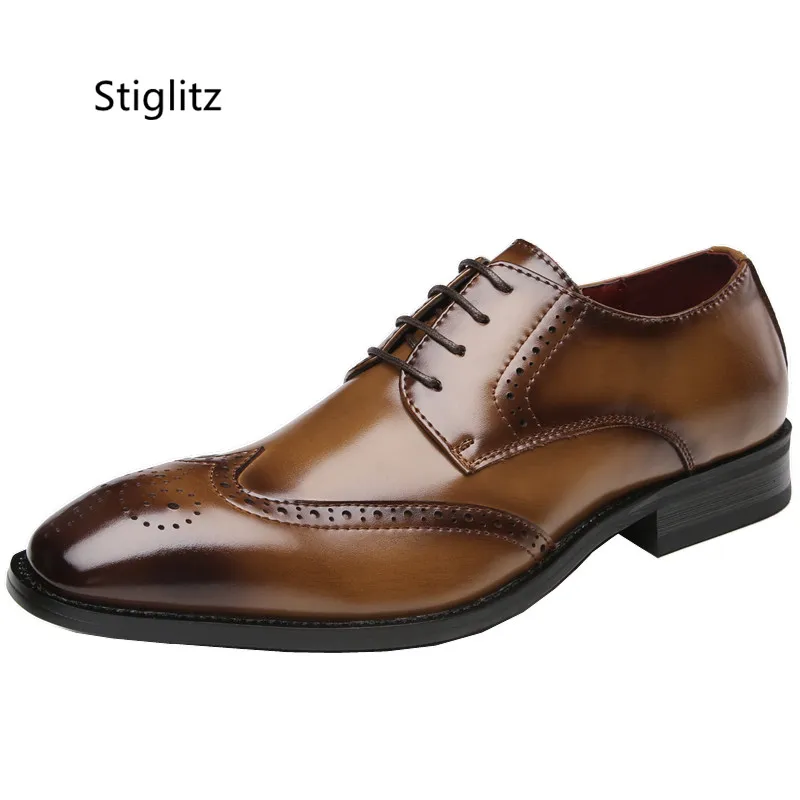 2023 New British Style Pointy Carved Brock Leather Shoes Men's Casual Business Formal Wedding Shoes Brown Derby Shoes Breathable