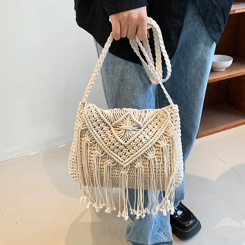 

Fashion Casual Straw Bag Hollow Tassel Beach Bag Flip Hand Woven Bag Cotton Rope Shoulder Bag 2023