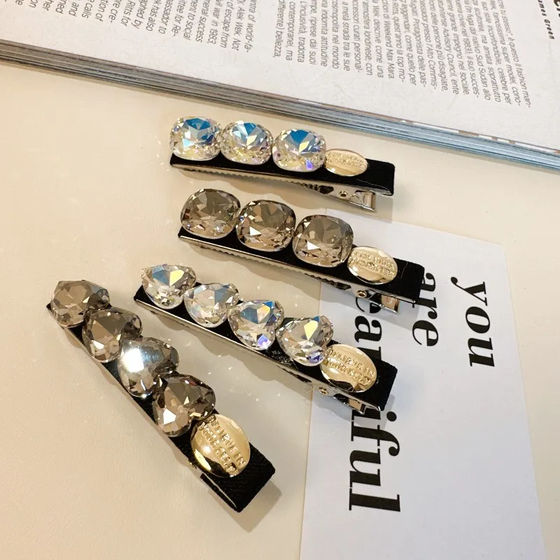 

Милая флэш-бусина, боковой зажим, модный темпераментный продвинутый зажим с утконосом, сетчатый красный зажим с персонажем, Шпилька для волос для девушек