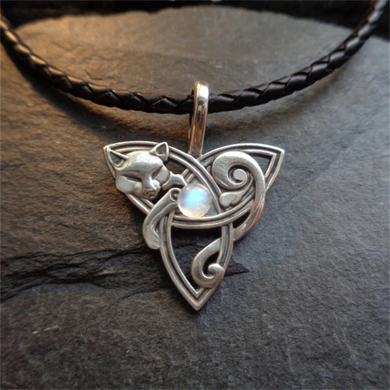 

Boho Inlaid Natural Moonstone Silver Color Fox Celtic Knot Necklace Fashion Design Sense Women Metal Necklace Party Gift Jewelry