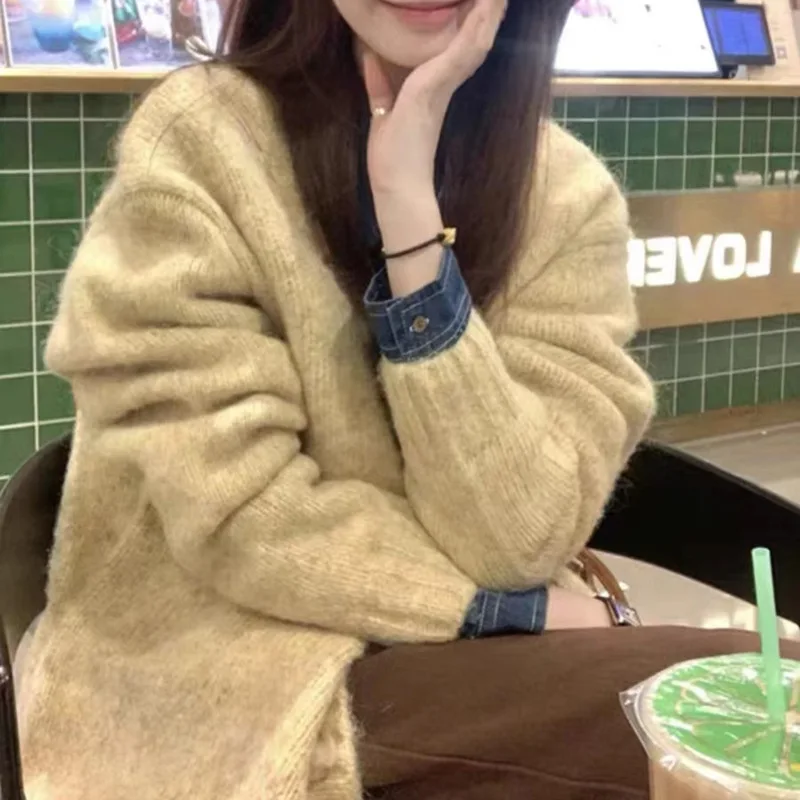 

Autumn New Korean V-Neck Knitted Cardigan Woemn Solid Colro Loose and Slim Cardigan Top Women Coat