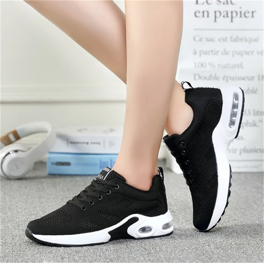 Casual Ladies Running Shoes Flying Woven Breathable Mesh Outdoor Light Weight Sneakers Fashion Women Lace-up Sports Shoes