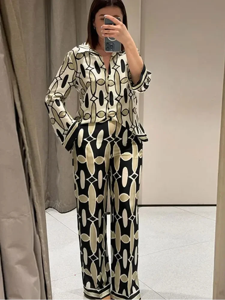 Женский повседневный комплект из полиэстера на пуговицах Zaba с отложным