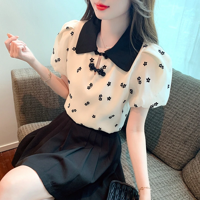 Летняя женская блузка с коротким рукавом и кукольным воротником Повседневная