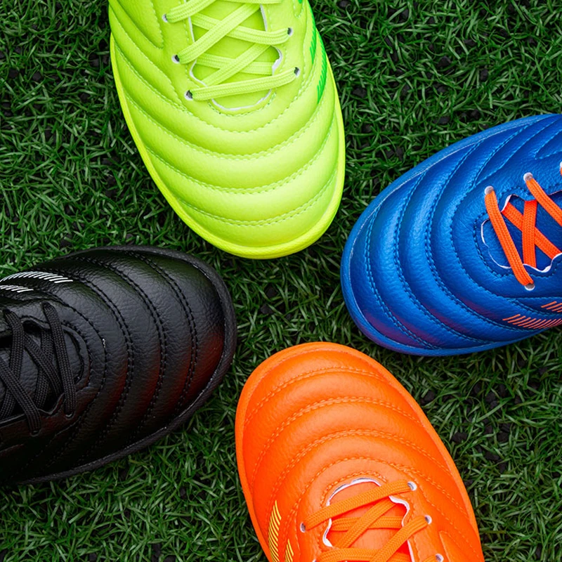 KELME Girls Football Shoes Professional Futsal Match Training Soccer Shoes TF Boys Football Boots Outdoor Kid's Sneakers 873701