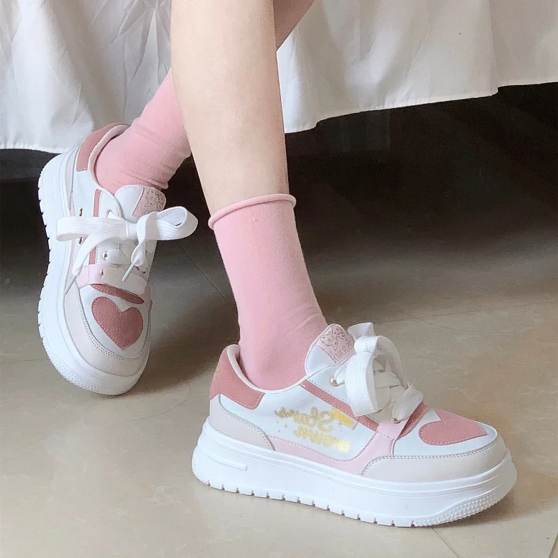 

Cute Love Heart Patch Platform Sport Shoes for Women Mixed Color Autumn New Fashion Sneakers All-match Kawaii Breathable Shoes