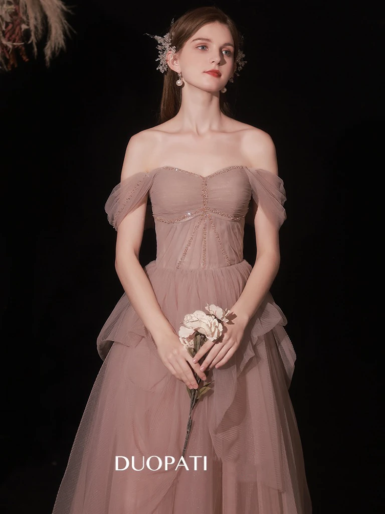 

Bean Paste Pink Bridesmaid Dresses Off Shoulder Pleated Beading Tulle Lace Up Ruffle Bridal Engagement Formal Party Prom Gowns