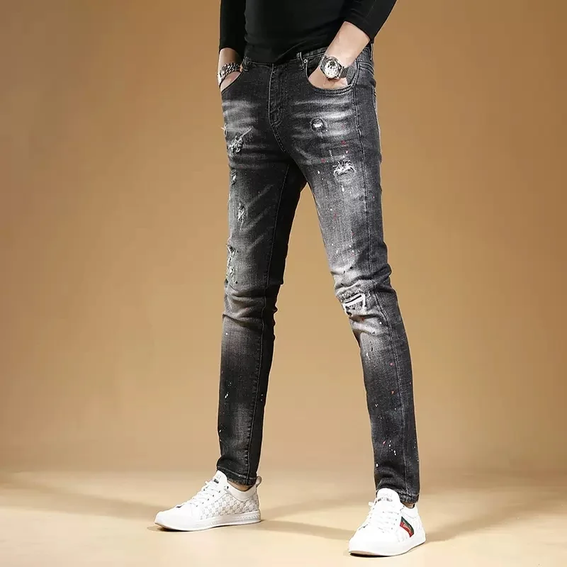 Рисунок 3 - Рваные осенние мужские джинсы