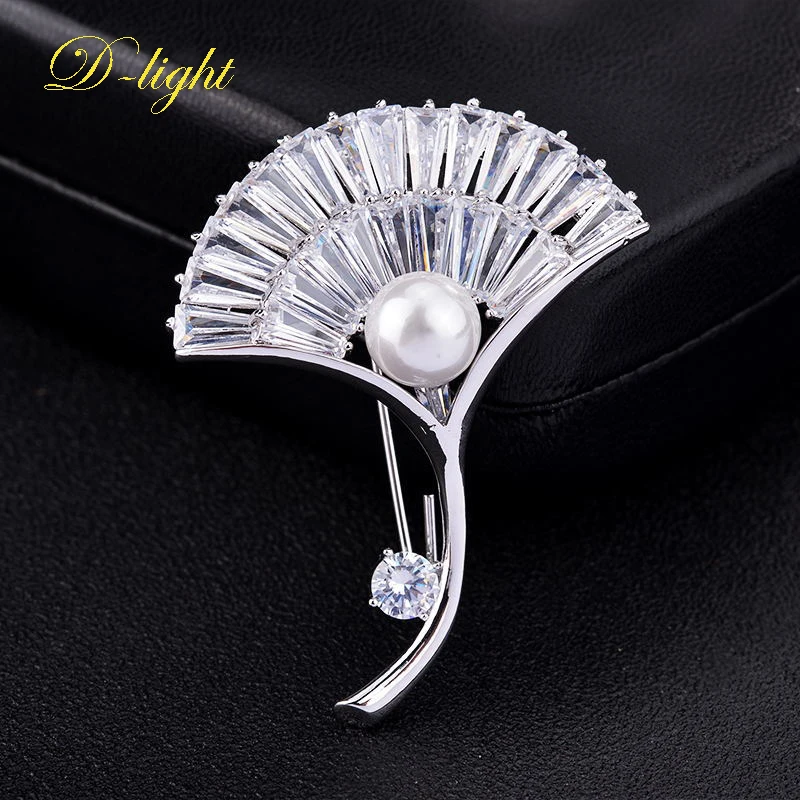 

Retro Elegant Ginkgo Leaf Fan Brooch Lady Inlaid Pearl Zircon Coat Suit Plant Corsage Accessory Party Banquet Daily Jewelry Gift