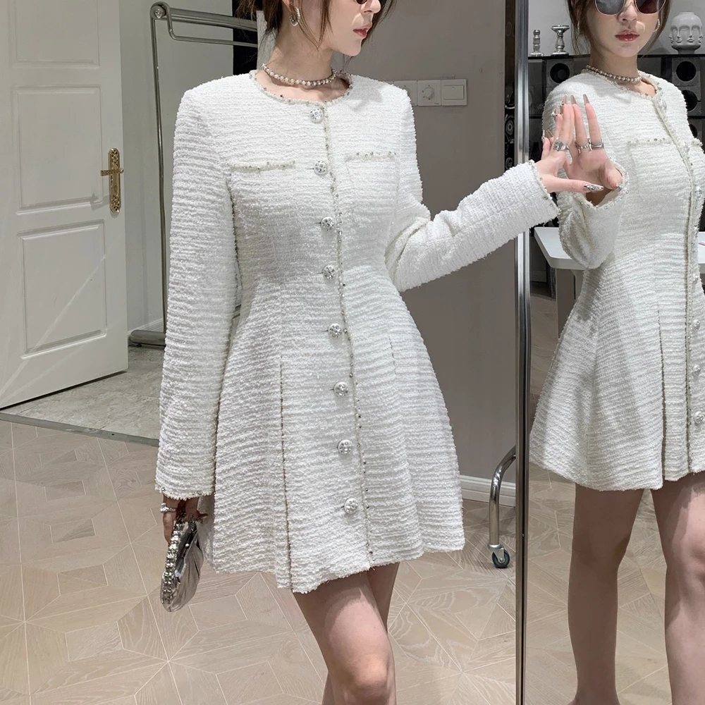 Женское платье с баской из твида длинным рукавом украшенное бисером Y2k весна 2024