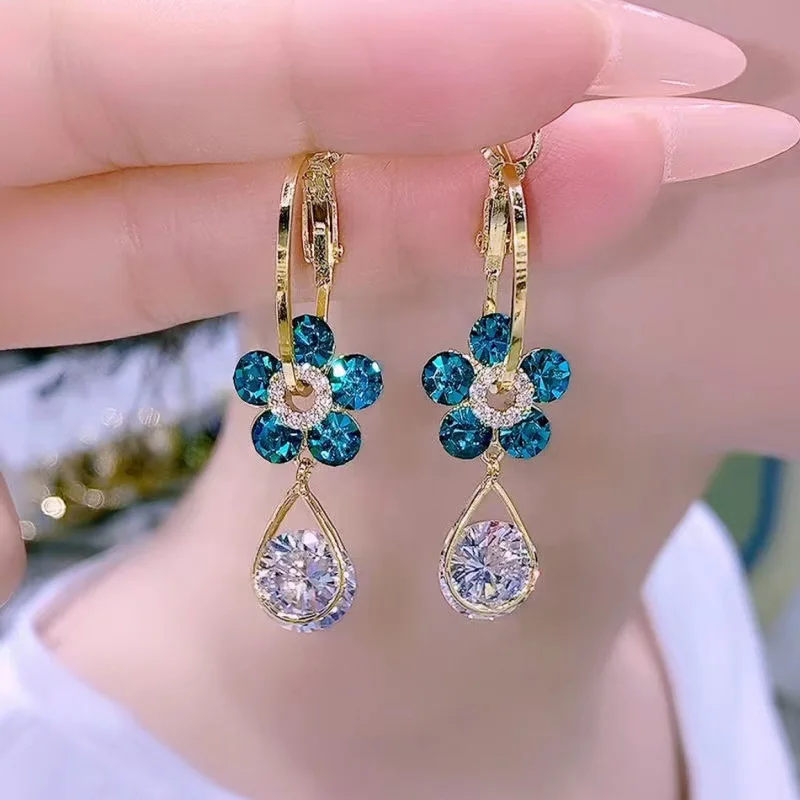 

2022 Trend New Blue Crystal Flower Dangle Earrings For Women Girls Shining Zircon Daisy Jewelry Luxury Gothic Accessories Gifts