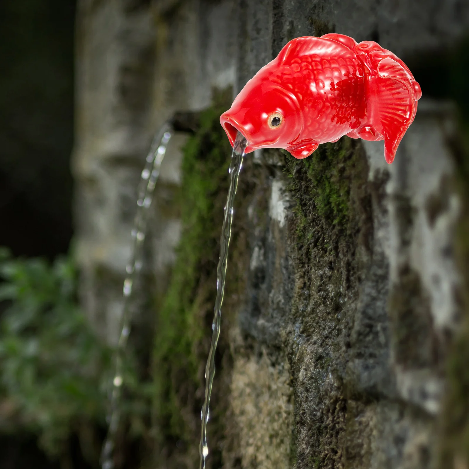 

Creative Carp Shaped Garden Water Spray Sprinkler Stylish Ceramic Carp Statue Yard Decoration