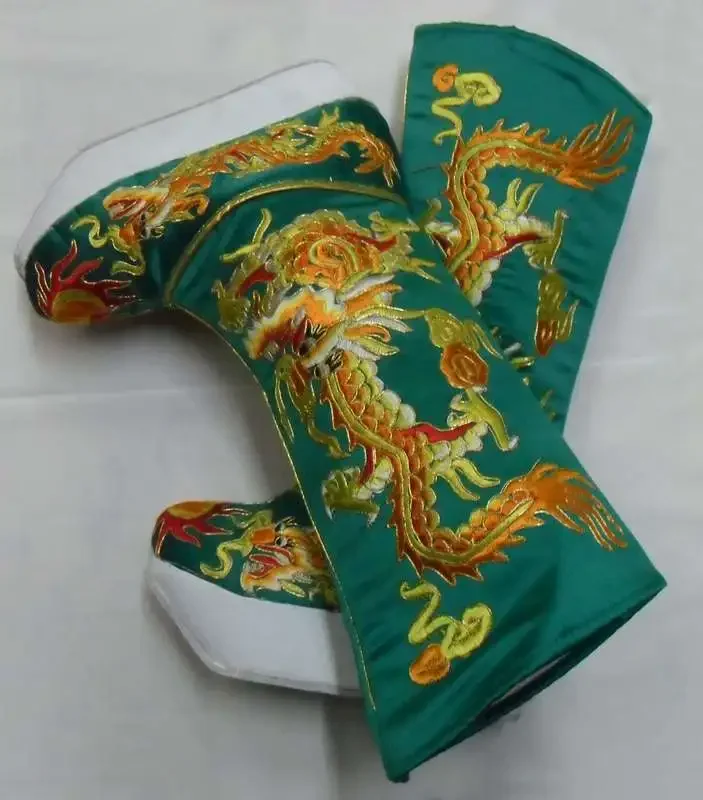 Яркие зеленые официальные ботинки высота 28 см вышитые Гуань гонг