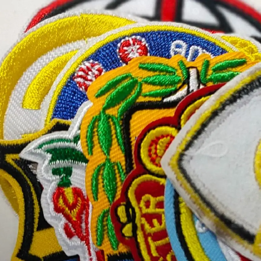 

Football team series logo Patches for iron Clothing DIY Sew on Ironing Embroidery Patch Appliques T Shirt hat badge