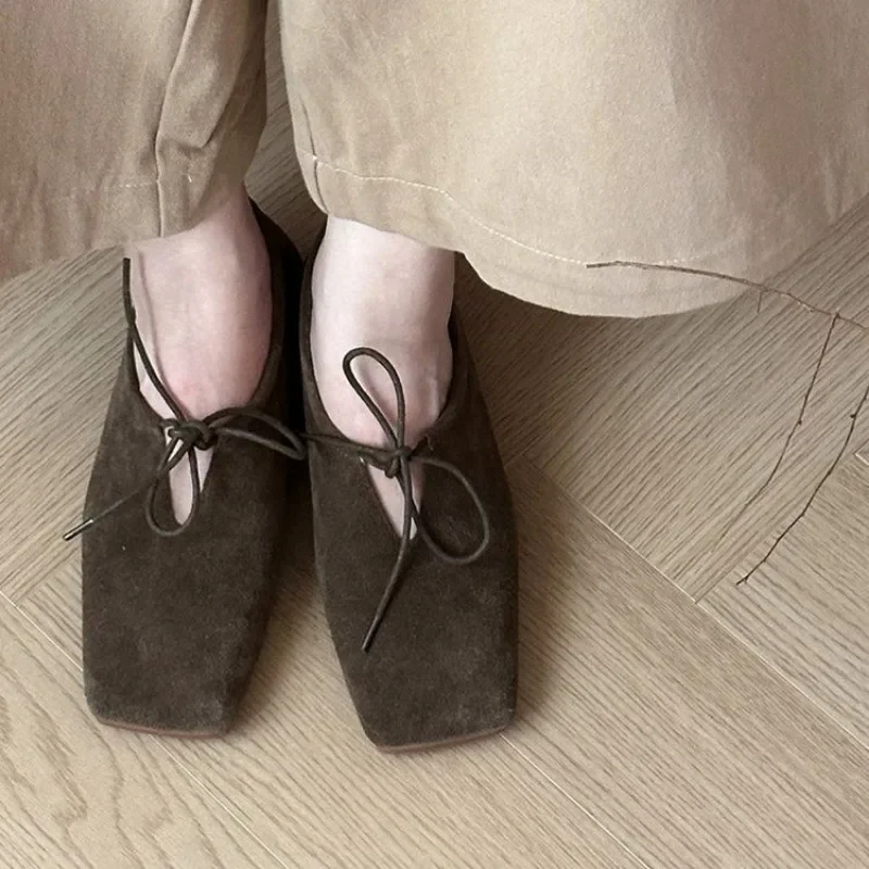 Женские лоферы в стиле ретро замшевые туфли на плоской подошве с квадратным