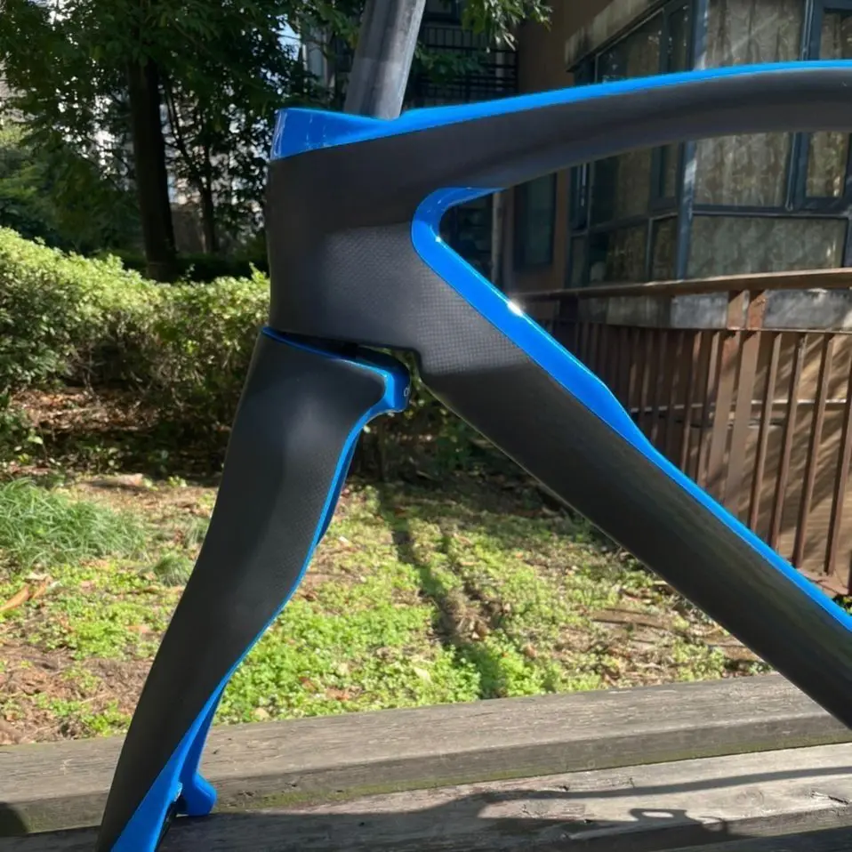 

Carbon Fiber Frame Blue Bike Frame T1100 Bicycle Frame V/Disc Brake With Hnadlebar Fit Di2 Made in Taiwan