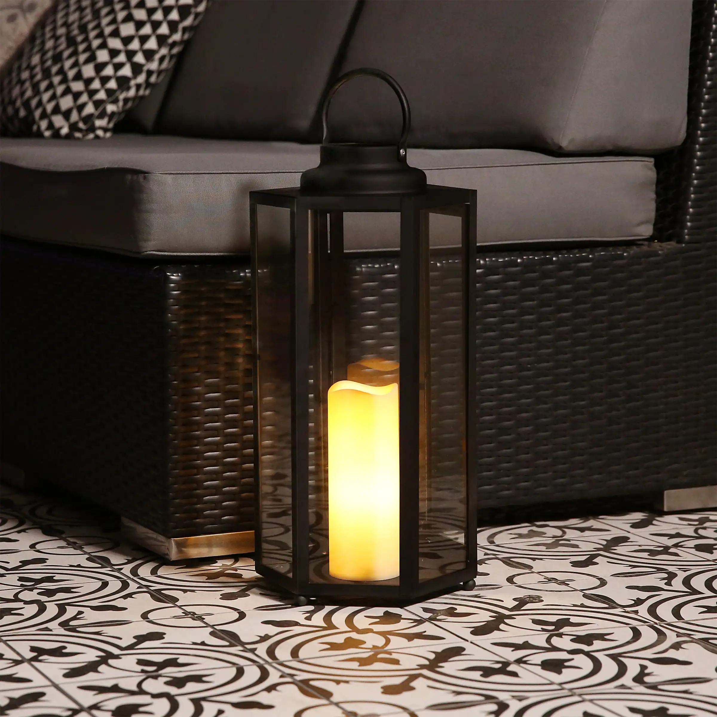 

HMTX 18" Iron Hexagonal Candle LED Light Lantern, Black