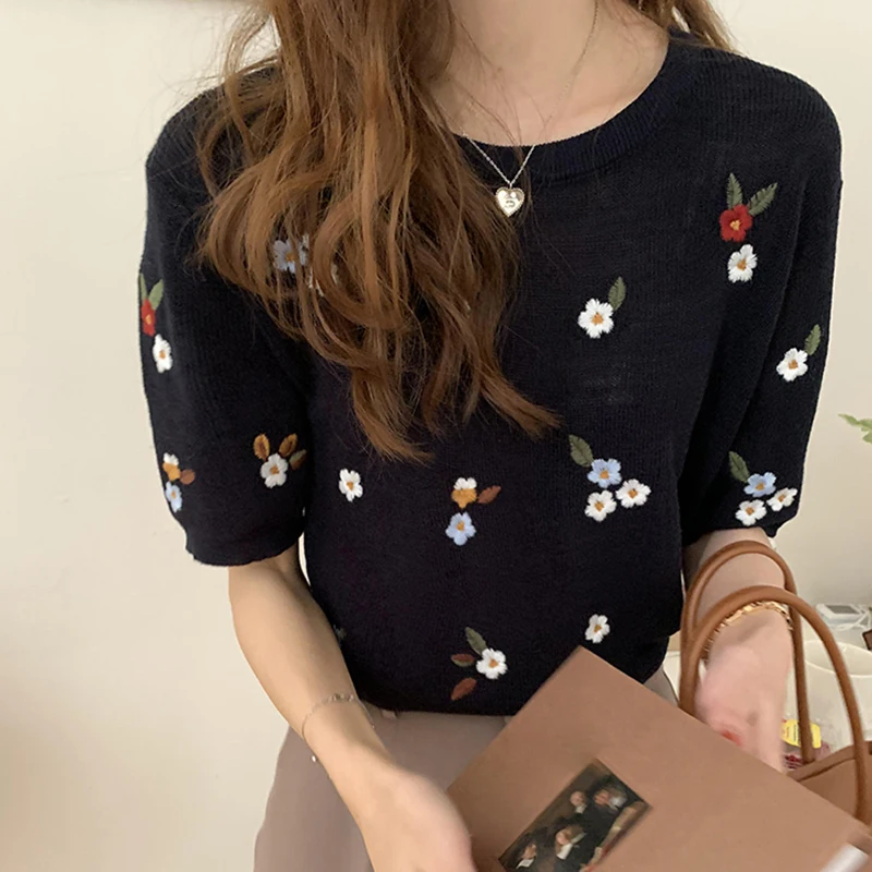 

Embroidery Flower Thin Knitted T Shirt Women Summer Tops Short Sleeve Tshirt Short Woman Clothes Tee Shirt Femme Camisetas Mujer