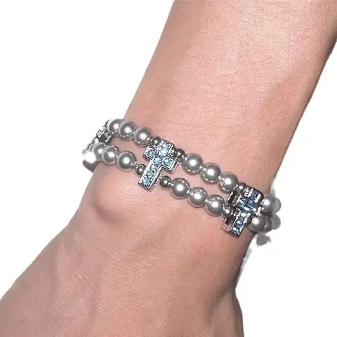 Готическое жемчужное ожерелье с крестом
