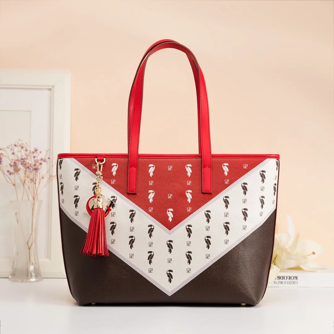 

CHHC Luxury Brand 2022 New Women's Portable One Shoulder Large Capacity High-end Leather Bag 100% Cowhide Metal Zipper Pendant