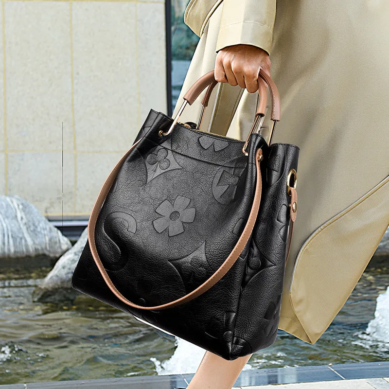 

100% Genuine Leather 2023 New Fashion Bucket Bag Texture Embossed Women's Handbag Retro Large Capacity Diagonal Span Purses Gg